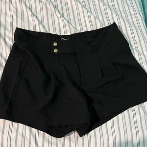 Black dress shorts. Size 11. Good condition.